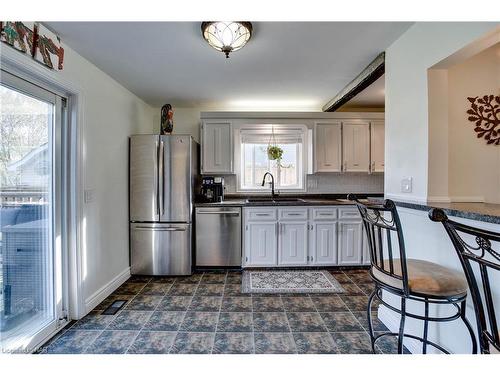 3522 East Main Street, Stevensville, ON - Indoor Photo Showing Kitchen