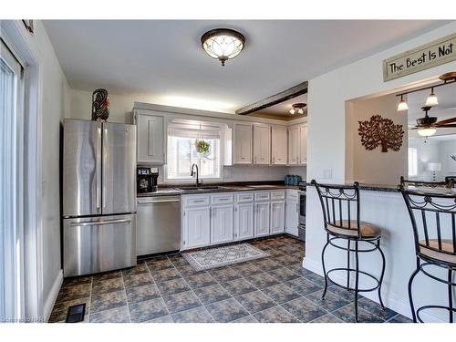 3522 East Main Street, Stevensville, ON - Indoor Photo Showing Kitchen