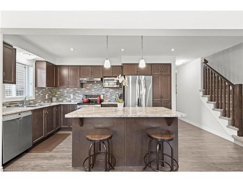 64 Abbott Place, Fonthill, ON - Indoor Photo Showing Kitchen With Stainless Steel Kitchen With Double Sink With Upgraded Kitchen