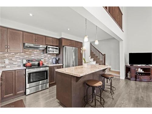 64 Abbott Place, Fonthill, ON - Indoor Photo Showing Kitchen With Stainless Steel Kitchen With Upgraded Kitchen