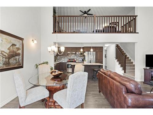 64 Abbott Place, Fonthill, ON - Indoor Photo Showing Dining Room