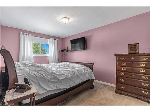 796 Grandview Road, Fort Erie, ON - Indoor Photo Showing Bedroom