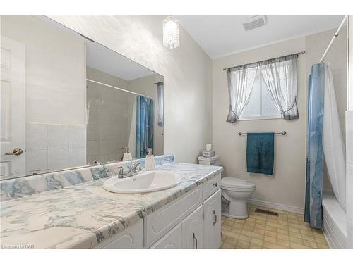 796 Grandview Road, Fort Erie, ON - Indoor Photo Showing Bathroom