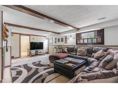 796 Grandview Road, Fort Erie, ON - Indoor Photo Showing Living Room