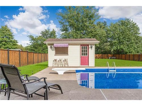 796 Grandview Road, Fort Erie, ON - Outdoor With In Ground Pool