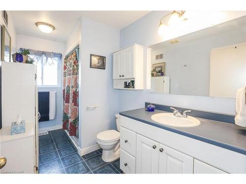 52963 Wilford Road, Wainfleet, ON - Indoor Photo Showing Bathroom