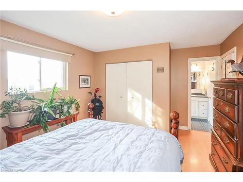 52963 Wilford Road, Wainfleet, ON - Indoor Photo Showing Bedroom