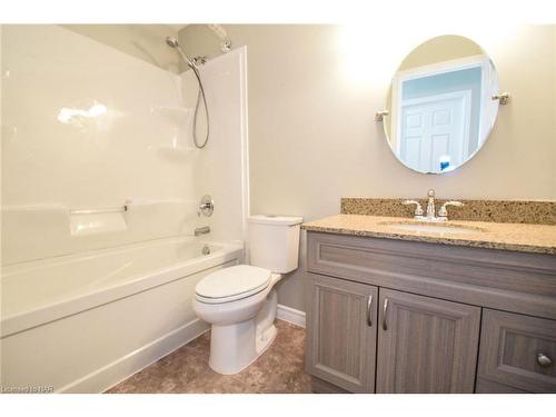 7 Dianne Drive, St. Catharines, ON - Indoor Photo Showing Bathroom