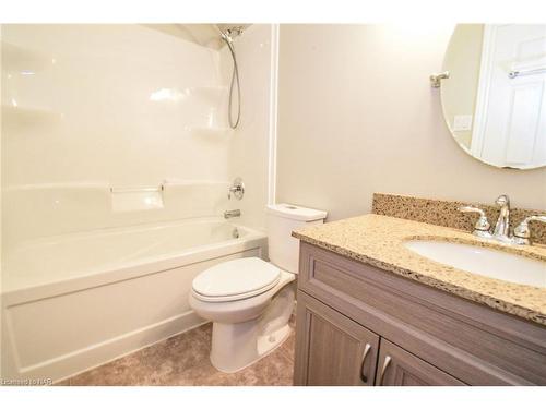 7 Dianne Drive, St. Catharines, ON - Indoor Photo Showing Bathroom