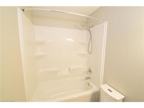 7 Dianne Drive, St. Catharines, ON - Indoor Photo Showing Bathroom