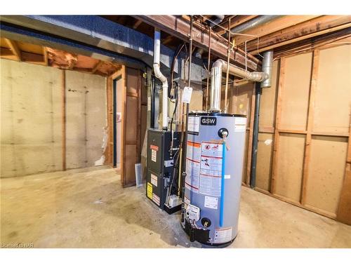 7 Dianne Drive, St. Catharines, ON - Indoor Photo Showing Basement