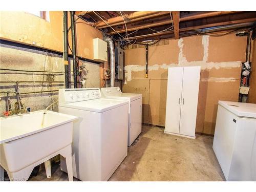 7 Dianne Drive, St. Catharines, ON - Indoor Photo Showing Laundry Room