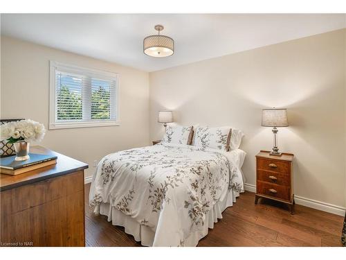 13 West Farmington Drive, St. Catharines, ON - Indoor Photo Showing Bedroom