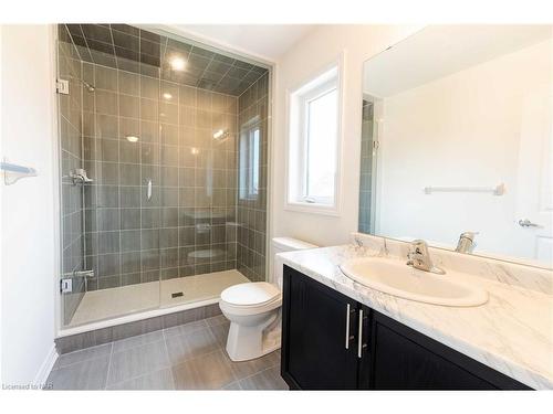 25 Oriole Crescent, Port Colborne, ON - Indoor Photo Showing Bathroom