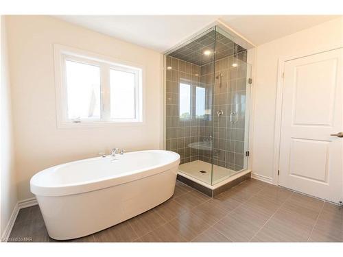 25 Oriole Crescent, Port Colborne, ON - Indoor Photo Showing Bathroom