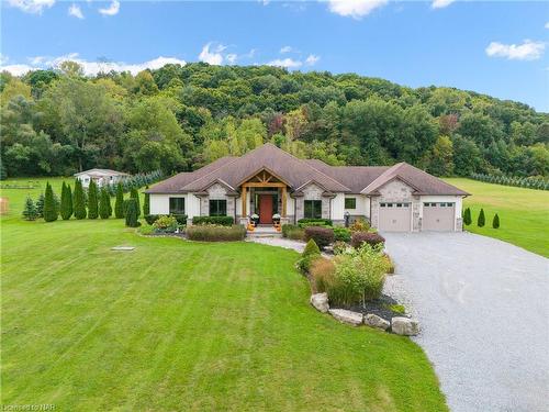 1559 York Road, St. Davids, ON - Outdoor With Facade