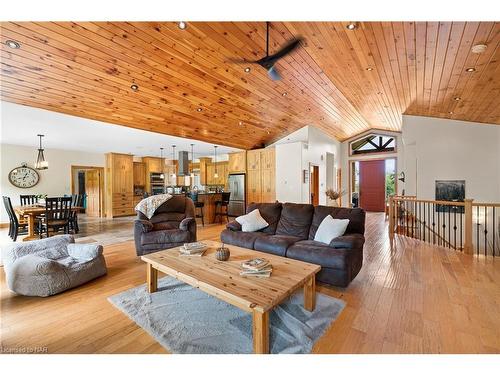 1559 York Road, St. Davids, ON - Indoor Photo Showing Living Room