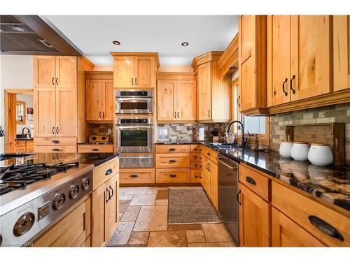 1559 York Road, St. Davids, ON - Indoor Photo Showing Kitchen