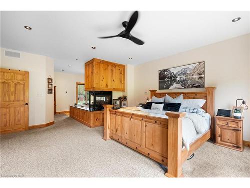 1559 York Road, St. Davids, ON - Indoor Photo Showing Bedroom