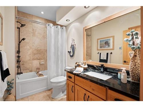 1559 York Road, St. Davids, ON - Indoor Photo Showing Bathroom