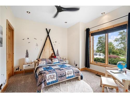 1559 York Road, St. Davids, ON - Indoor Photo Showing Bedroom