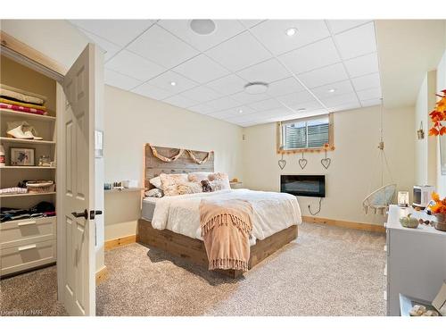 1559 York Road, St. Davids, ON - Indoor Photo Showing Bedroom