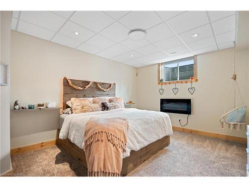 1559 York Road, St. Davids, ON - Indoor Photo Showing Bedroom