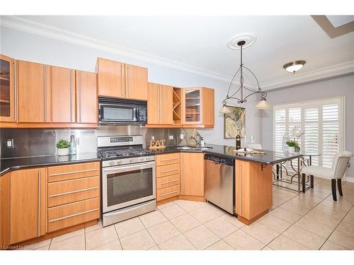 36 Natalie Court, Thorold, ON - Indoor Photo Showing Kitchen