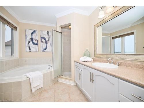 36 Natalie Court, Thorold, ON - Indoor Photo Showing Bathroom