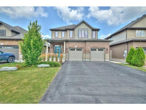 5 Abbott Place, Fonthill, ON - Outdoor With Facade