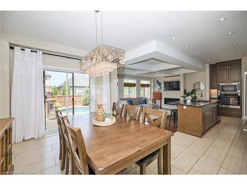 5 Abbott Place, Fonthill, ON - Indoor Photo Showing Dining Room