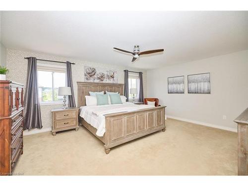 5 Abbott Place, Fonthill, ON - Indoor Photo Showing Bedroom