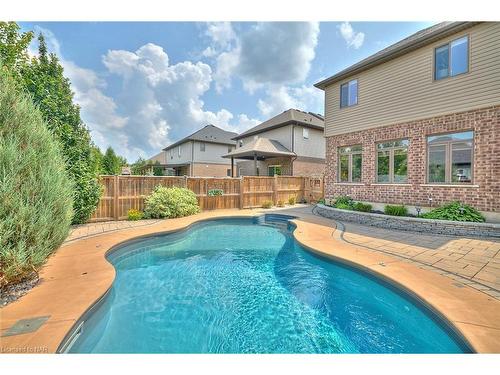 5 Abbott Place, Fonthill, ON - Outdoor With In Ground Pool With Deck Patio Veranda With Backyard