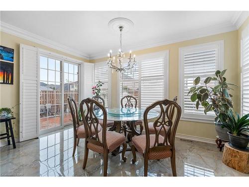 8892 Kudlac Street, Niagara Falls, ON - Indoor Photo Showing Dining Room