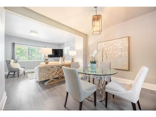 4658 Stanley Avenue, Niagara Falls, ON - Indoor Photo Showing Dining Room