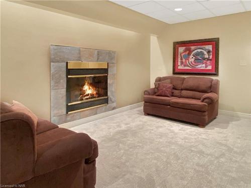 995 Concession Road, Fort Erie, ON - Indoor Photo Showing Living Room With Fireplace