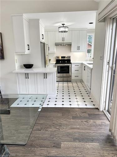 995 Concession Road, Fort Erie, ON - Indoor Photo Showing Kitchen