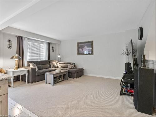 45-340 Prospect Point Road N, Ridgeway, ON - Indoor Photo Showing Living Room