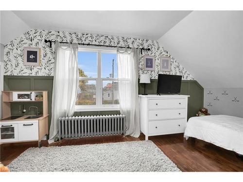 95 Omer Avenue, Port Colborne, ON - Indoor Photo Showing Bedroom