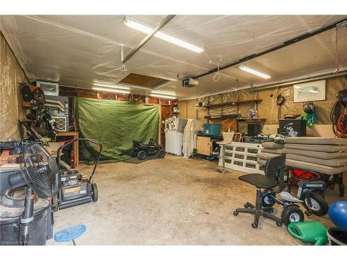 95 Omer Avenue, Port Colborne, ON - Indoor Photo Showing Garage