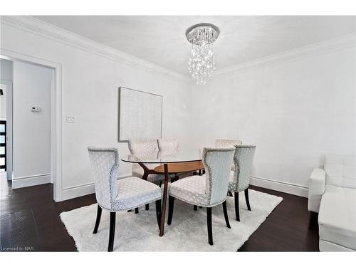 9 Regina Avenue, St. Catharines, ON - Indoor Photo Showing Dining Room