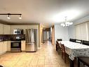 6877 Ailanthus Avenue, Niagara Falls, ON  - Indoor Photo Showing Kitchen 