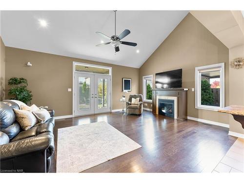 5803 Fiddlehead Lane, Niagara Falls, ON - Indoor Photo Showing Living Room With Fireplace