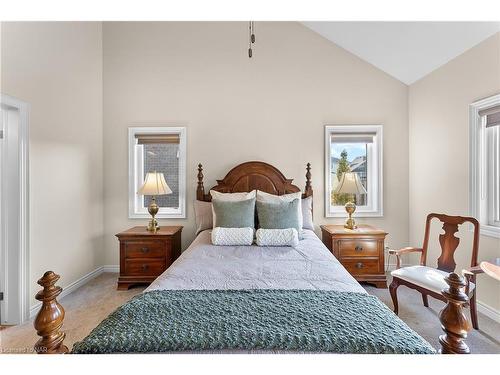 5803 Fiddlehead Lane, Niagara Falls, ON - Indoor Photo Showing Bedroom