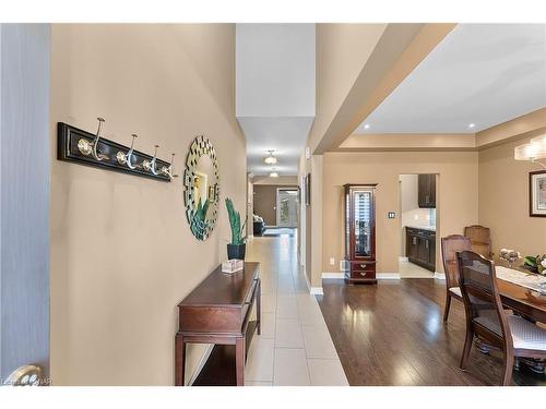 5803 Fiddlehead Lane, Niagara Falls, ON - Indoor Photo Showing Dining Room