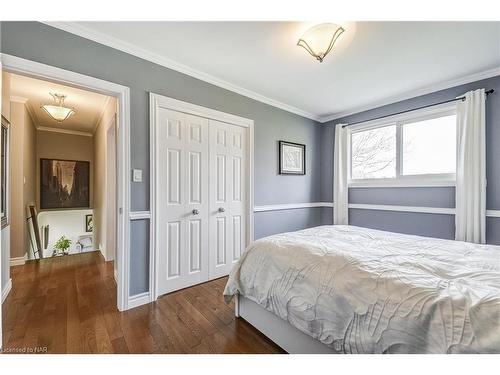 5 Upper Canada Drive, St. Catharines, ON - Indoor Photo Showing Bedroom