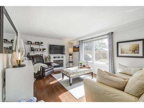 5 Upper Canada Drive, St. Catharines, ON - Indoor Photo Showing Living Room With Fireplace