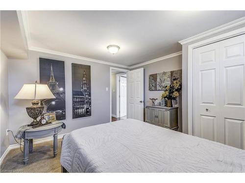 5 Upper Canada Drive, St. Catharines, ON - Indoor Photo Showing Bedroom