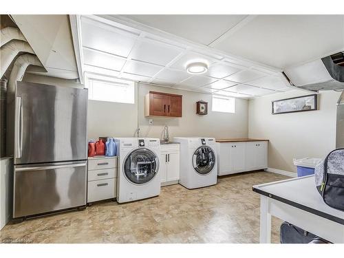 5 Upper Canada Drive, St. Catharines, ON - Indoor Photo Showing Laundry Room