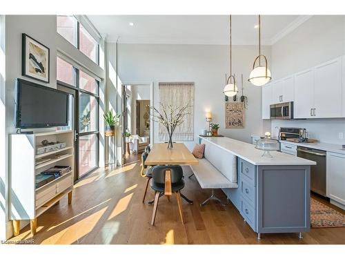 Lph10-112 King Street E, Hamilton, ON - Indoor Photo Showing Kitchen With Upgraded Kitchen